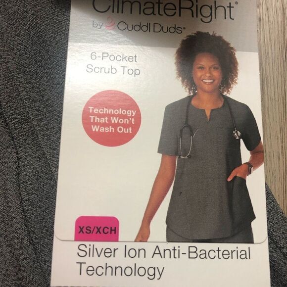 Cuddl Duds 6-Pocket Short Sleeve Scrub Top - Picture 2 of 13